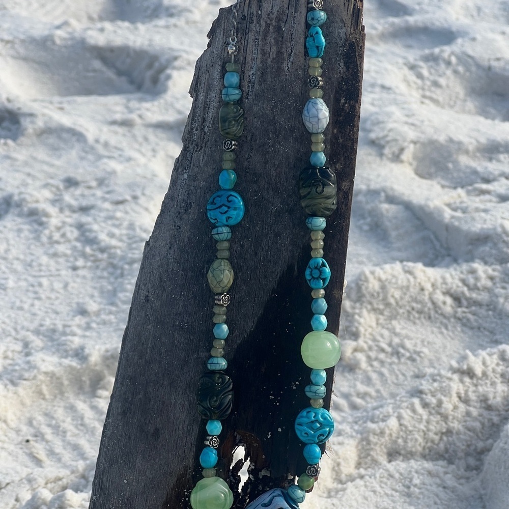 Signed Monet Carved Jade Turquoise Molded glass Necklace Vintage - Picture 11 of 16